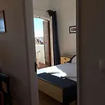 - Cozy Flat With Explendid View. *